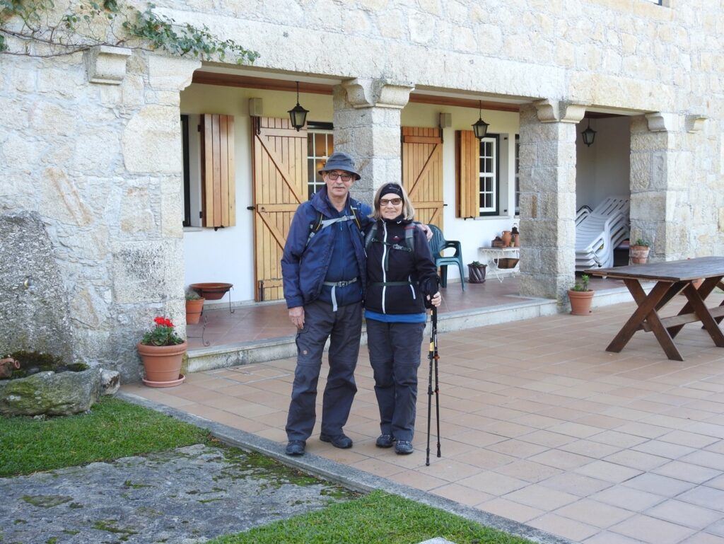 Henning og Tine klar til dagens vandring på Den portugisiske Camino, oktober 2018